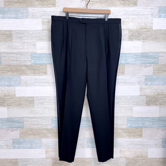 Jos A Bank Notch Collar Tuxedo Suit Black Mens 44R Jacket 40x31 Pleated Pants - Picture 9 of 15